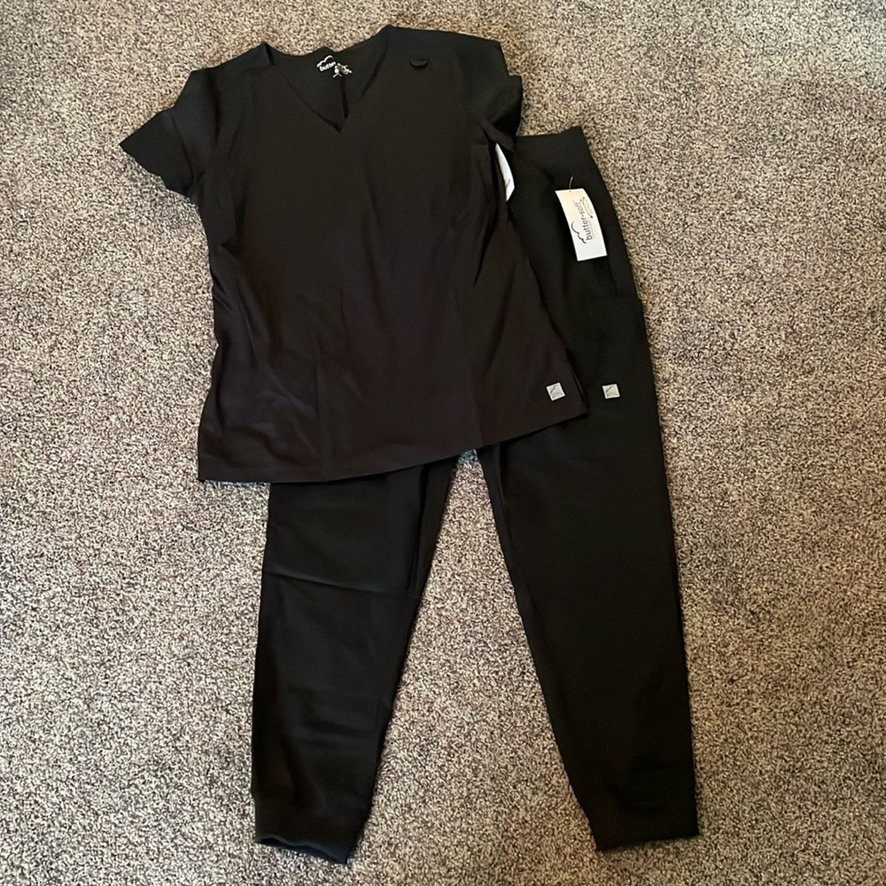 NWT- UA - Butter-Soft Scrub Set